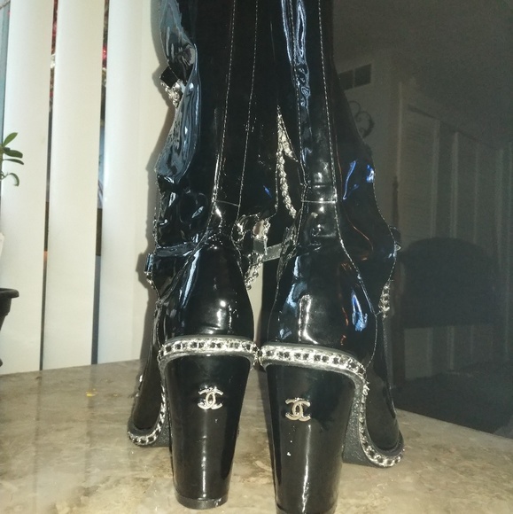 Chanel black patent boots,calf leather a - Picture 2 of 8